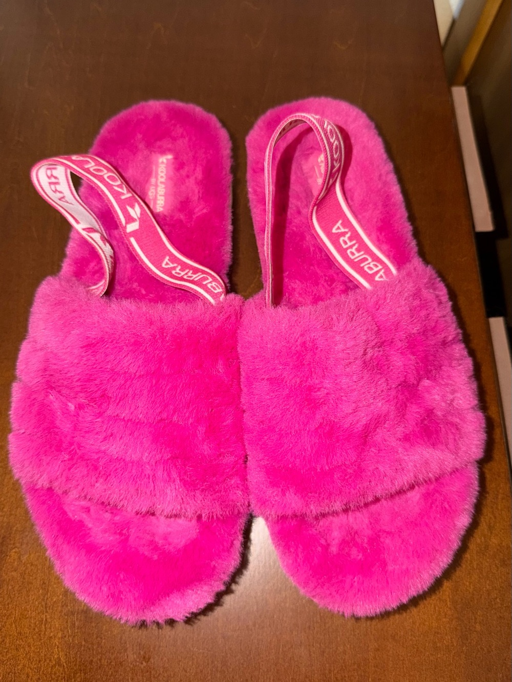 Girls pink Koolaburra Uggs size 4. NWOT